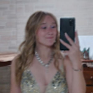 Meet your Posher, Ayla